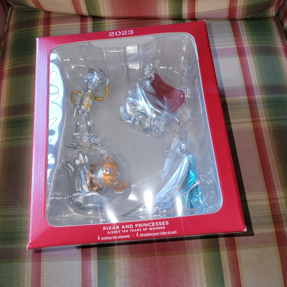 NIB DISNEY HALLMARK 2023 Set of 4 Disney 100 Characters Pixar Princess Christmas